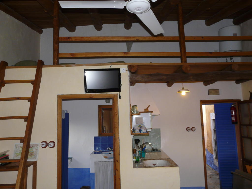 דירות Cabañas del Castillo El Nido De La Collalba מראה חיצוני תמונה