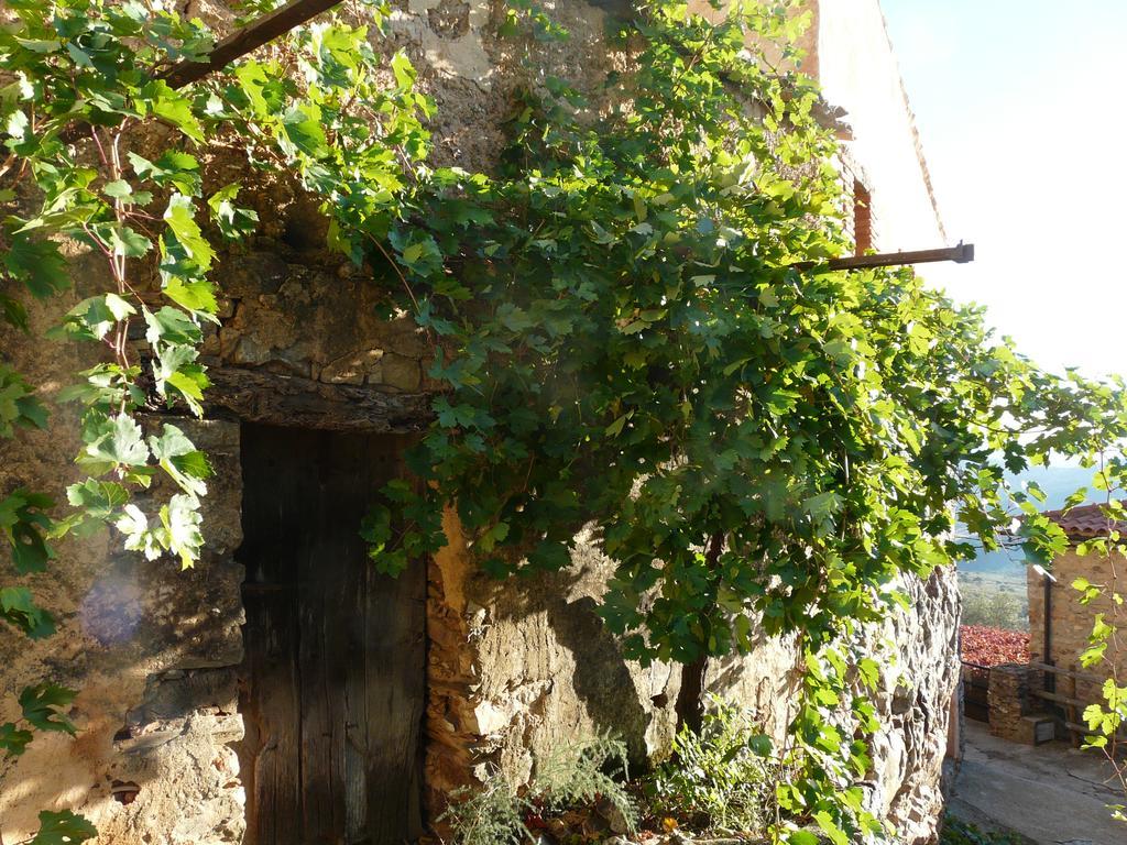 דירות Cabañas del Castillo El Nido De La Collalba מראה חיצוני תמונה