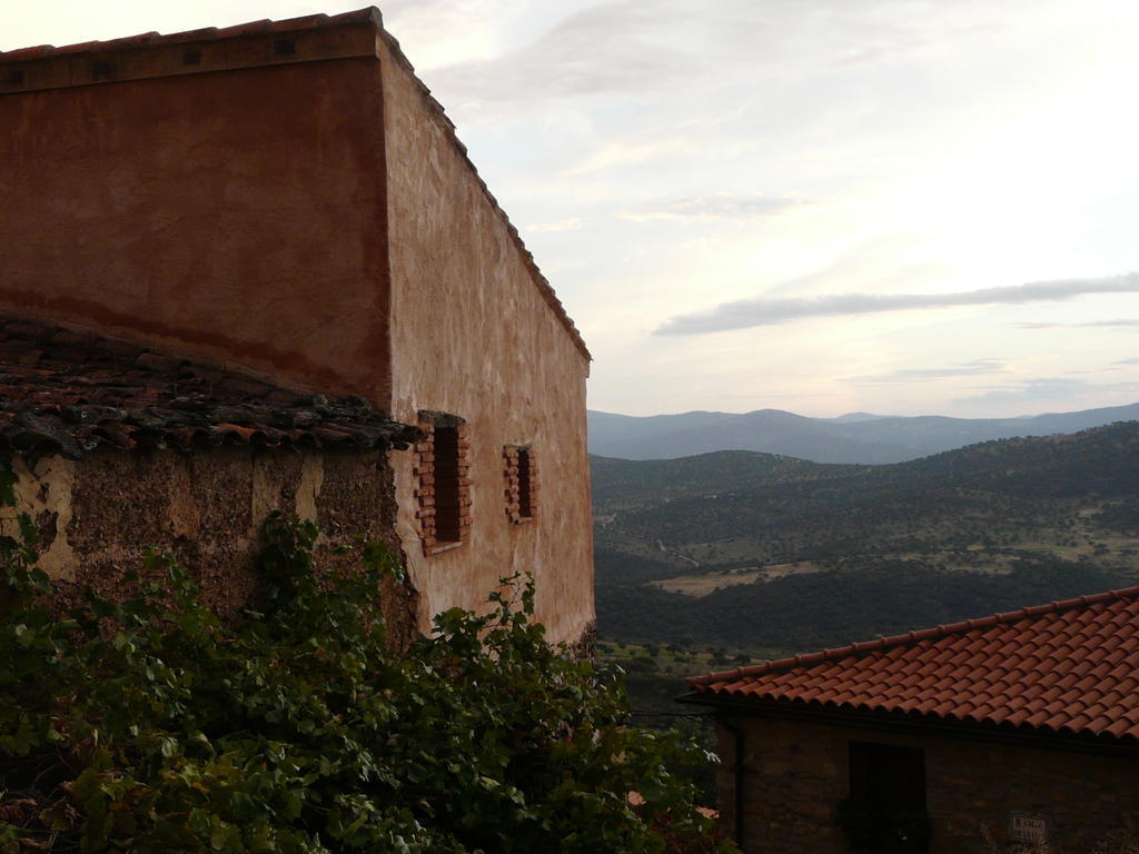 דירות Cabañas del Castillo El Nido De La Collalba מראה חיצוני תמונה